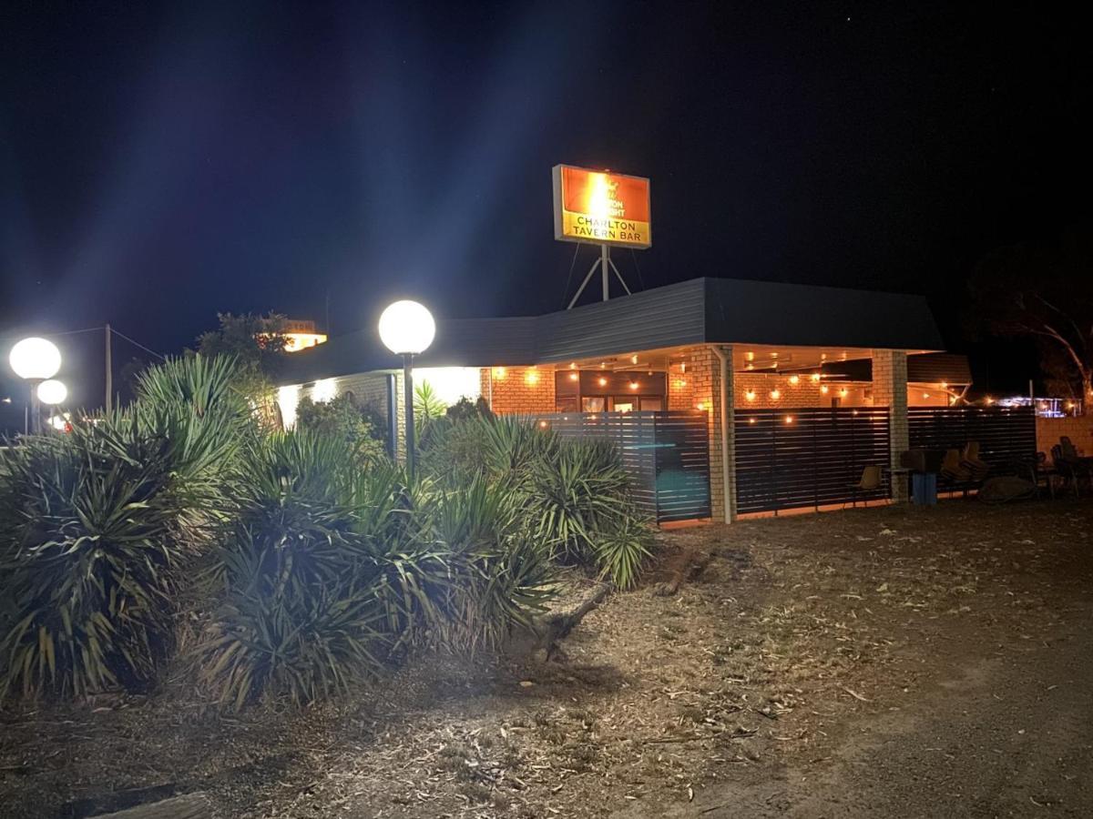 Charlton Motel 외부 사진
